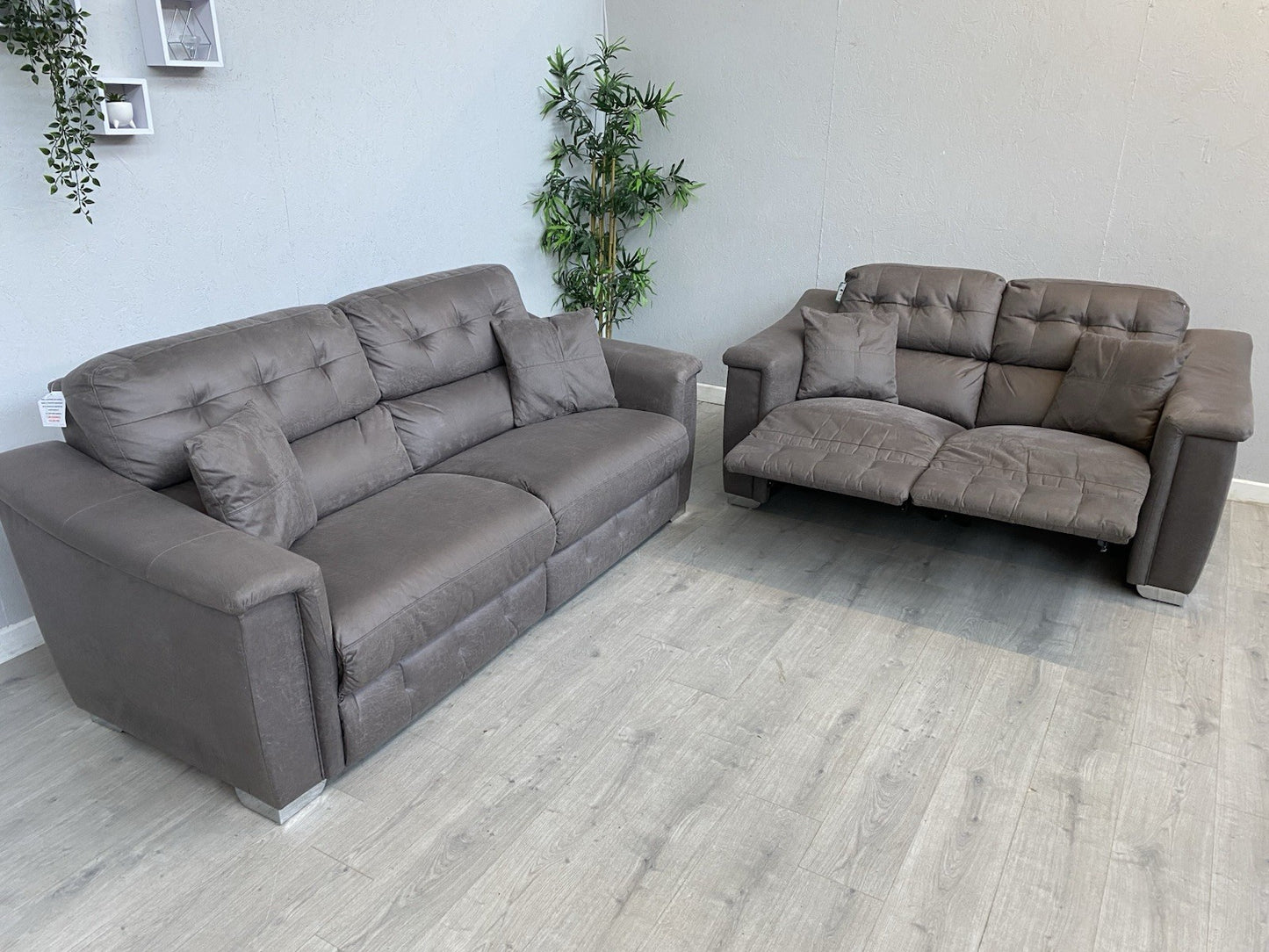 DFS - La-Z-Boy NEW HOLLYWOOD Fabric 3 + 2 Seater Sofa Set, Recliner - RRP £2,948
