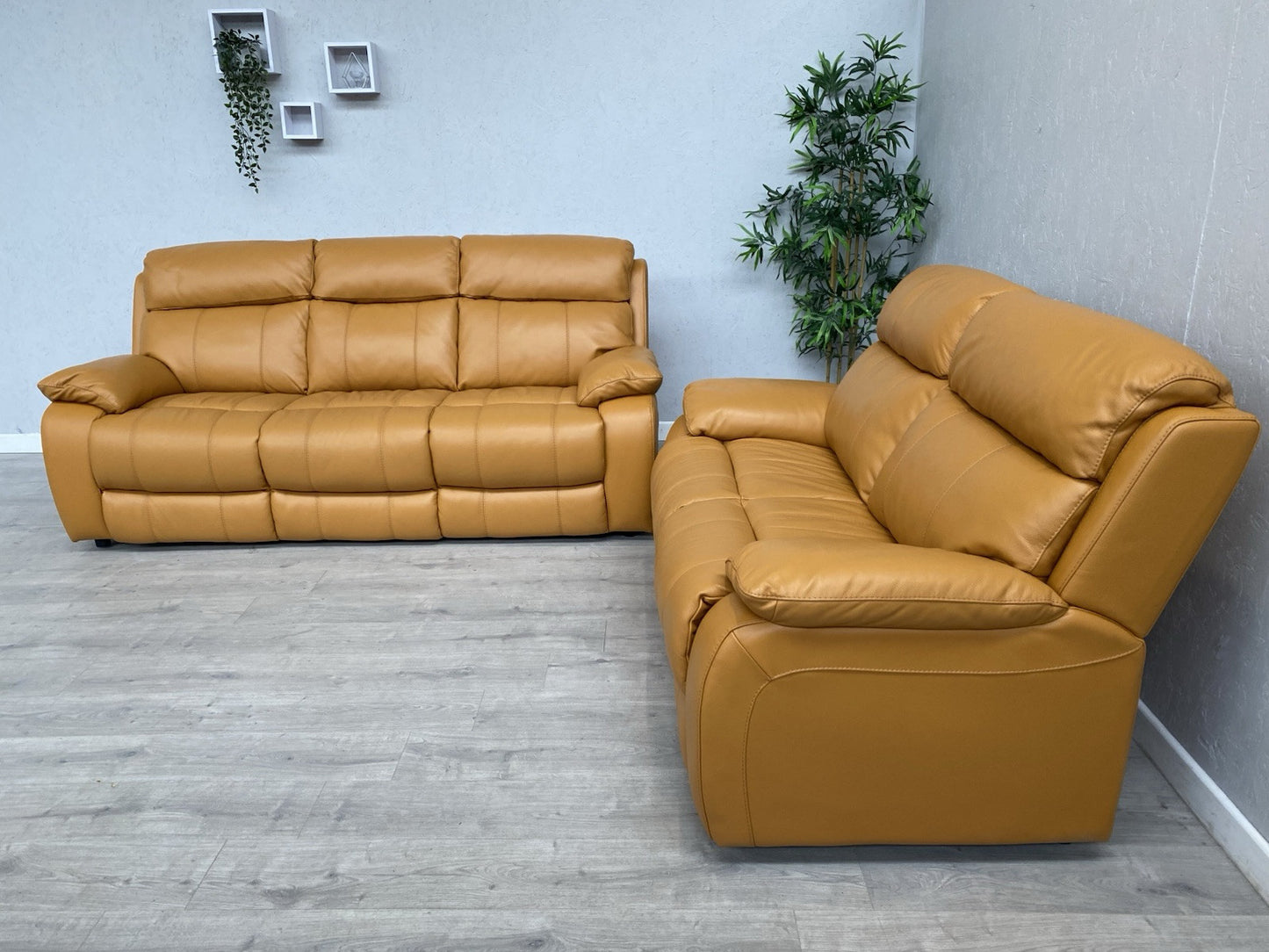 Furniture Village MORENO Leather 3 Seater + 2 Seater Sofa Set - RRP £3,090