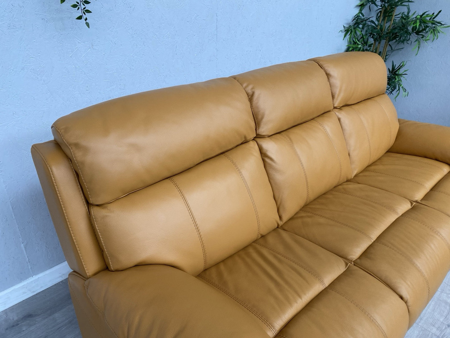 Furniture Village MORENO Leather 3 Seater + 2 Seater Sofa Set - RRP £3,090