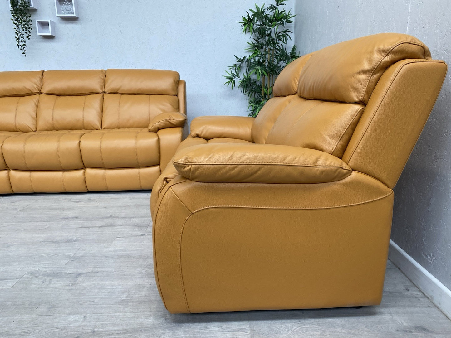 Furniture Village MORENO Leather 3 Seater + 2 Seater Sofa Set - RRP £3,090