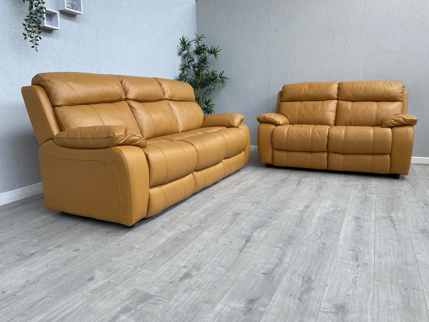 Furniture Village MORENO Leather 3 Seater + 2 Seater Sofa Set - RRP £3,090