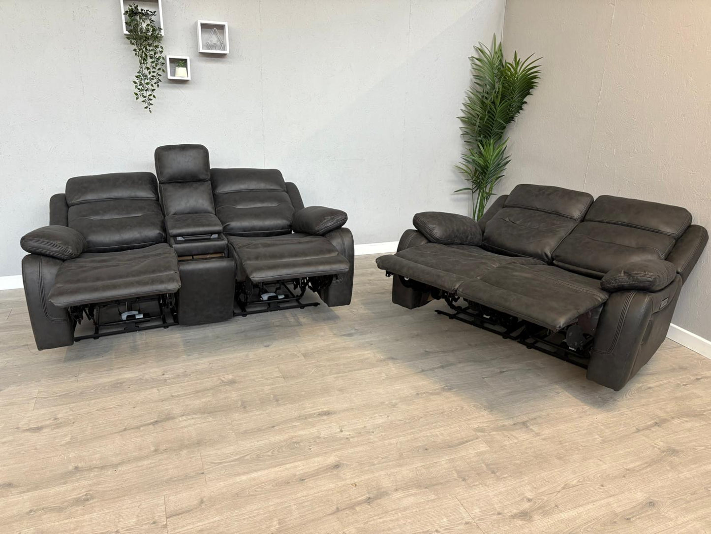 DFS Pierson 2+2 Seater Music Power Recliner Sofa Set with Console RRP £2298