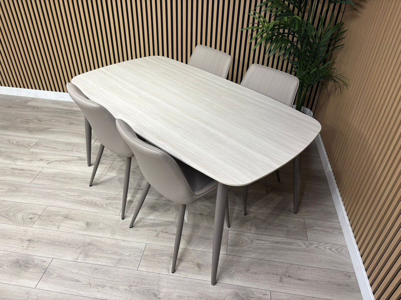 DFS Sample - SOLO Dining Table Set, RRP: £1299