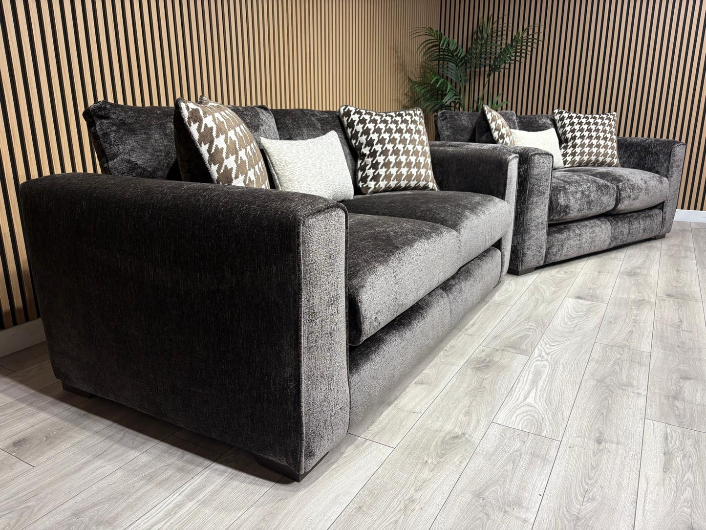 Ashley Manor ADISA 3 Seater + 2 Seater Sofa Set - RRP £2898