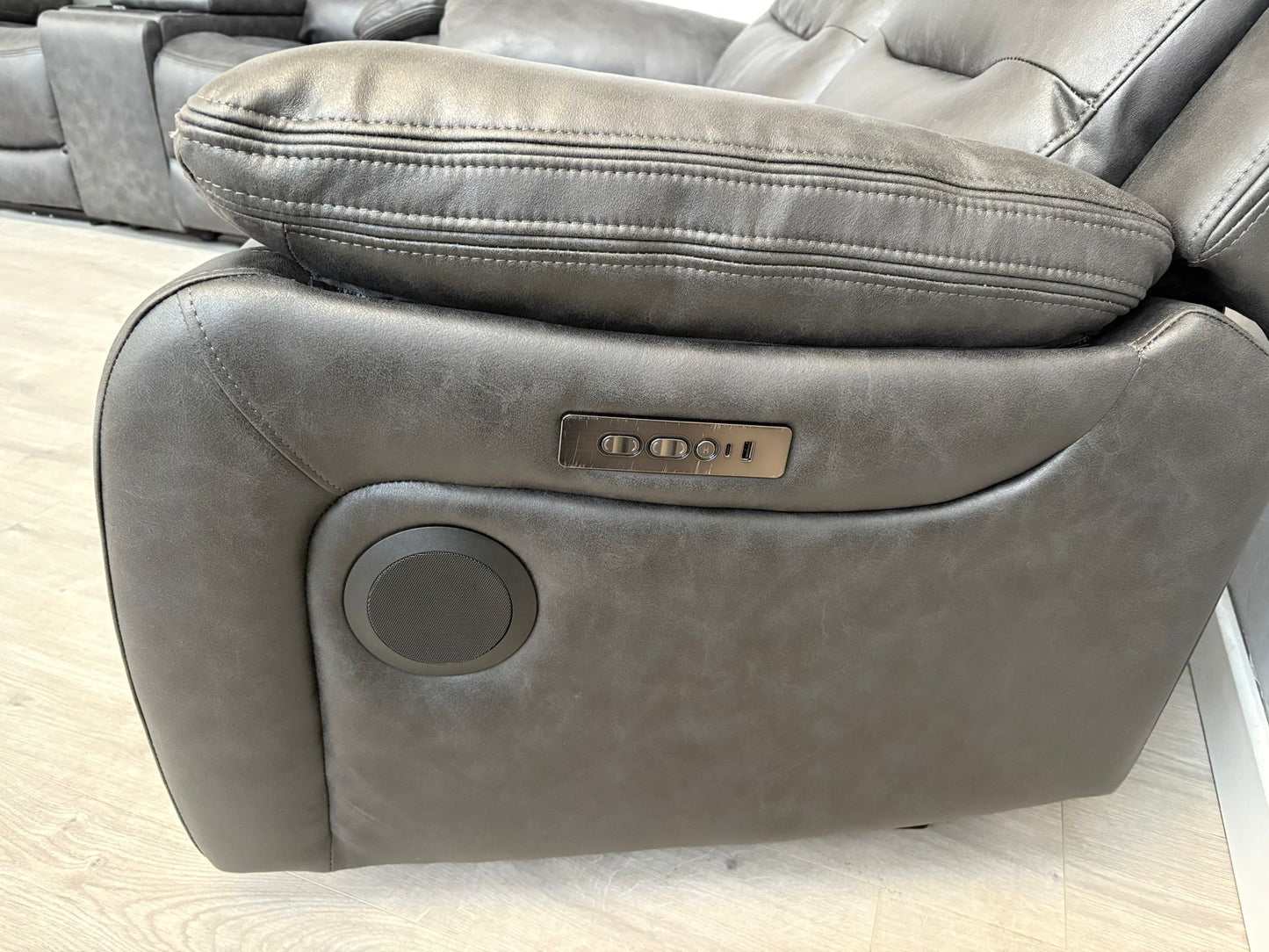 DFS Pierson 2+2 Seater Music Power Recliner Sofa Set with Console RRP £2298