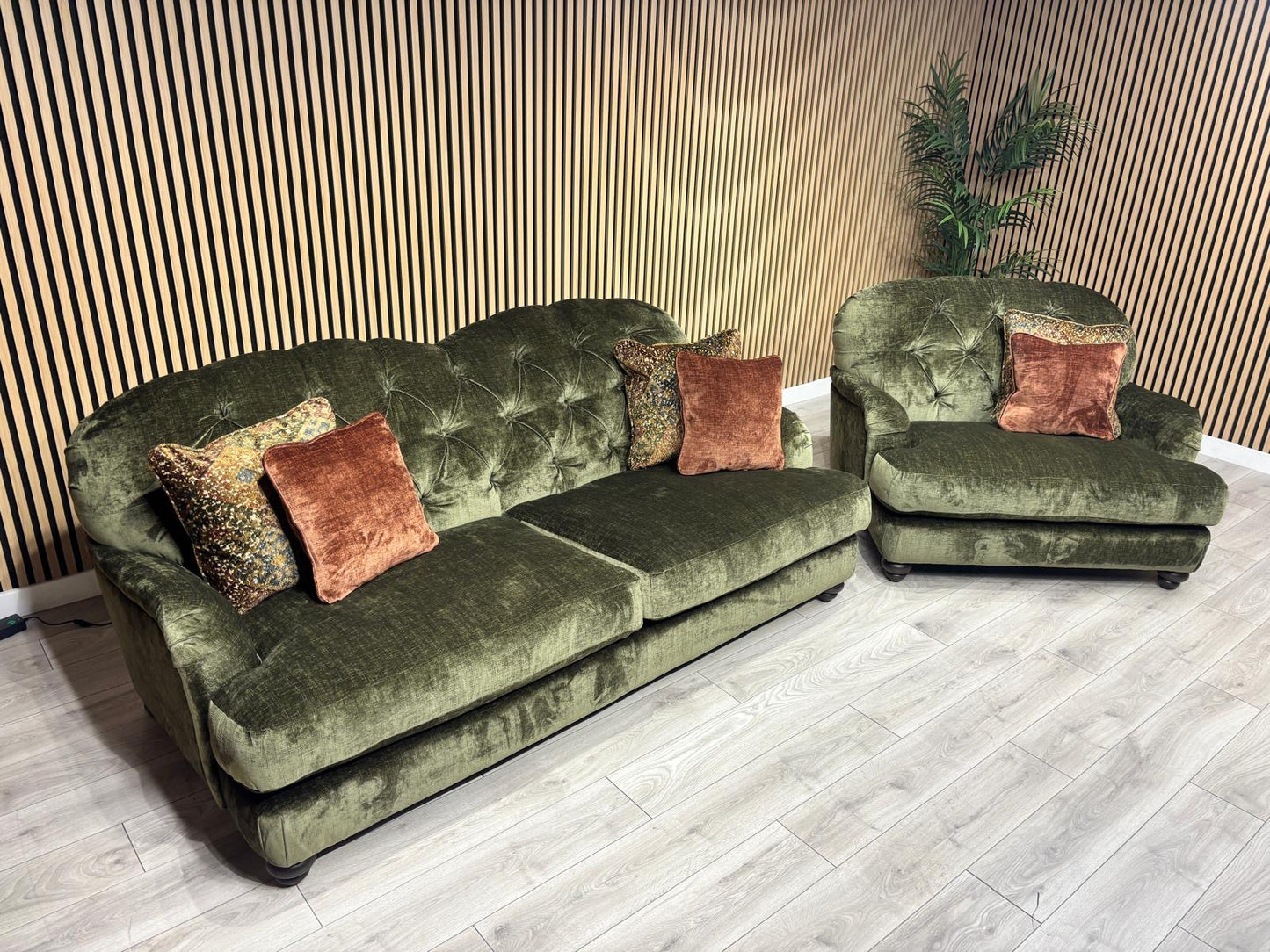Alexander & James 4 Seater Button Back Sofa + Cuddle Chair, RRP: £3495