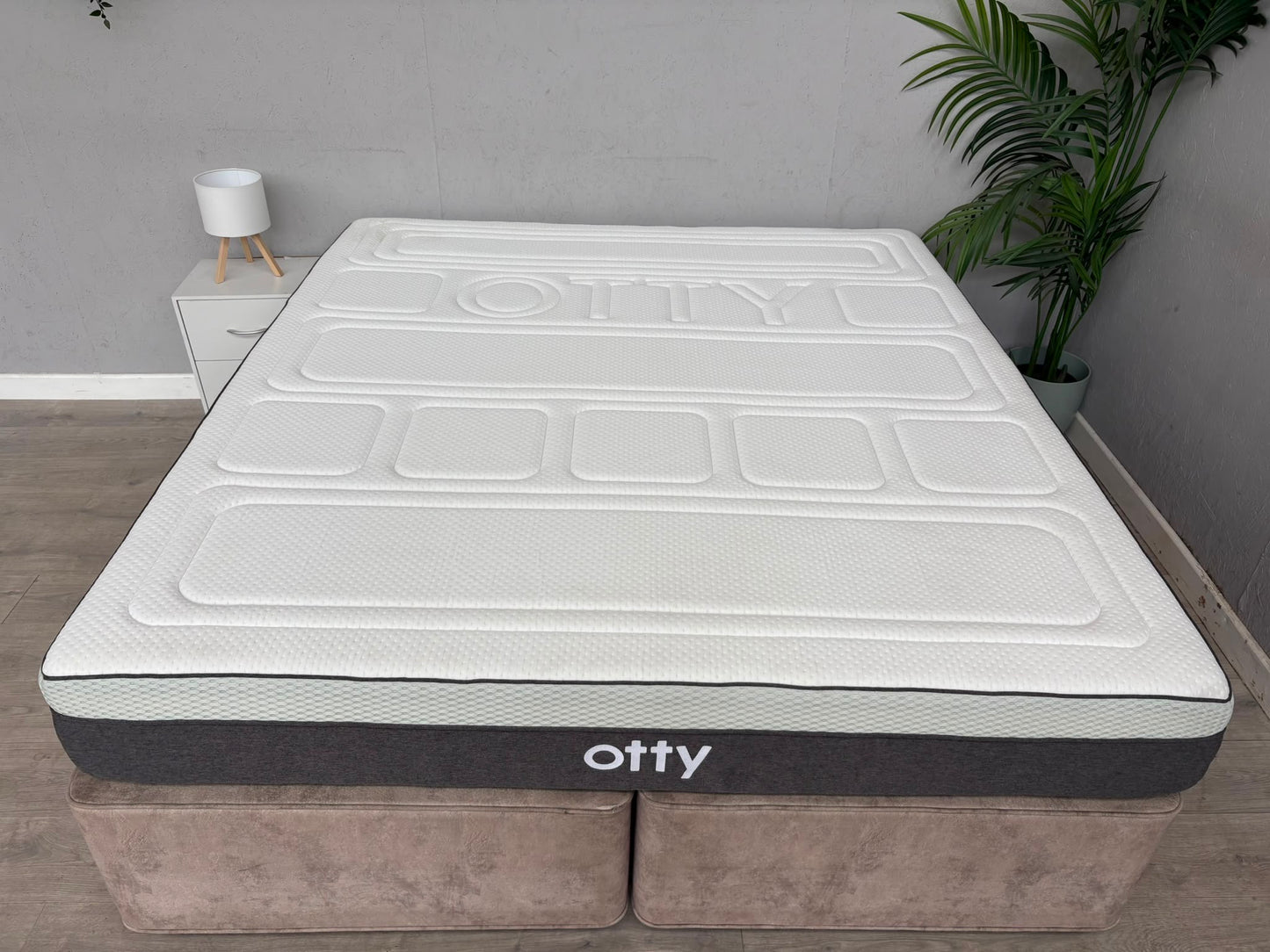 OTTY Pure Hybrid Bamboo 2000 Pocket Sprung 6ft Superking Mattress - RRP £849