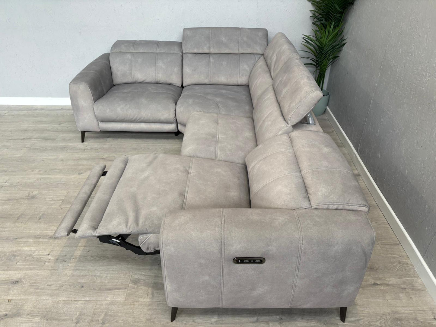 Furniture Village EZRA Fabric LHF Corner Sofa Power Recliners - RRP £3295