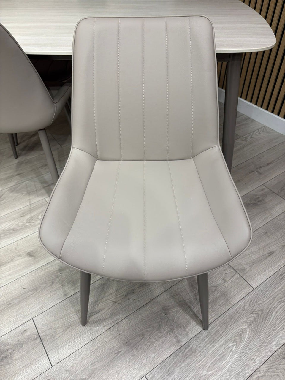 DFS Sample - SOLO Dining Table Set, RRP: £1299