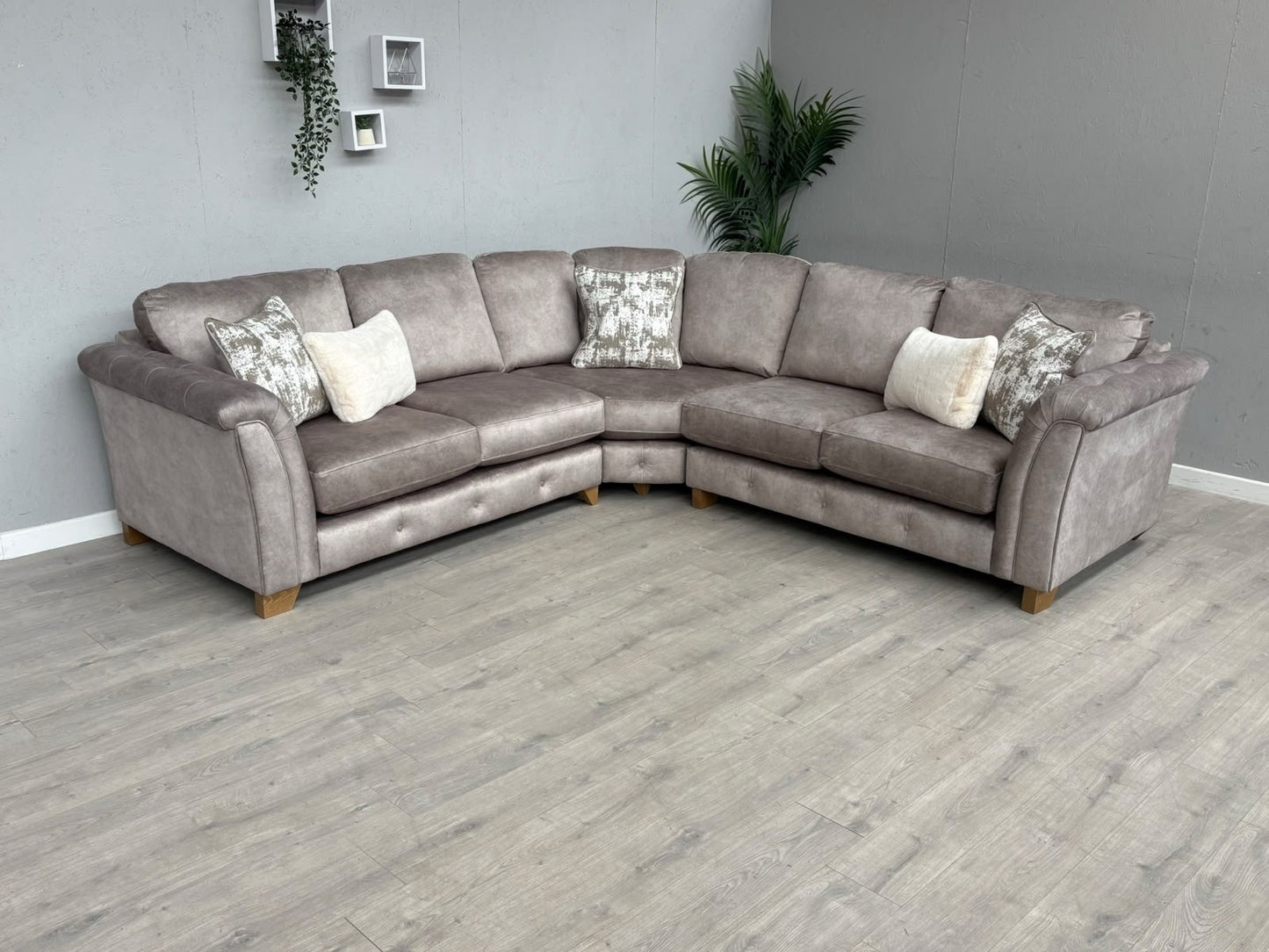 Furniture Village - Aura Large Classic Back Corner Sofa RRP - £3795