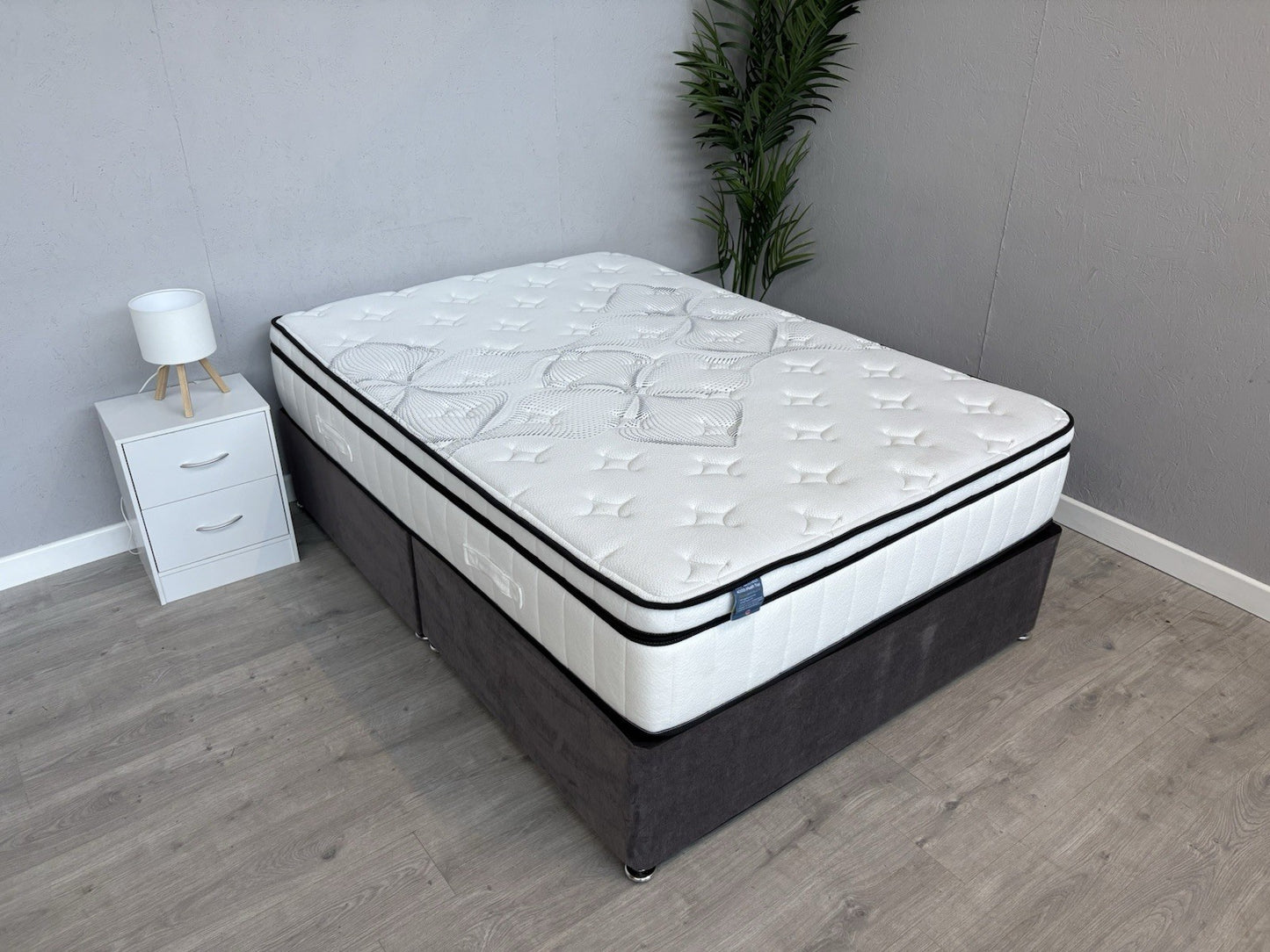 IGEL Nanotech 4000i 4ft 6 Double Mattress, Firm - RRP £1,699
