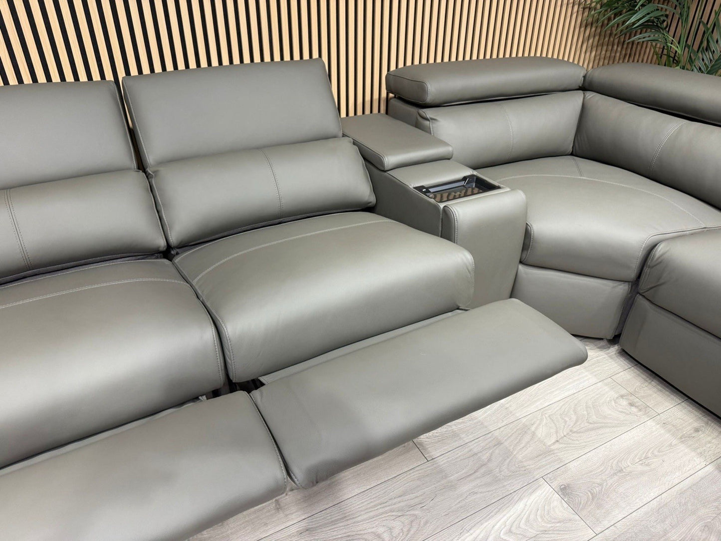 Sofology PLAZA style Leather 2c2 Power Recliner Sofa + Console - RRP £4699