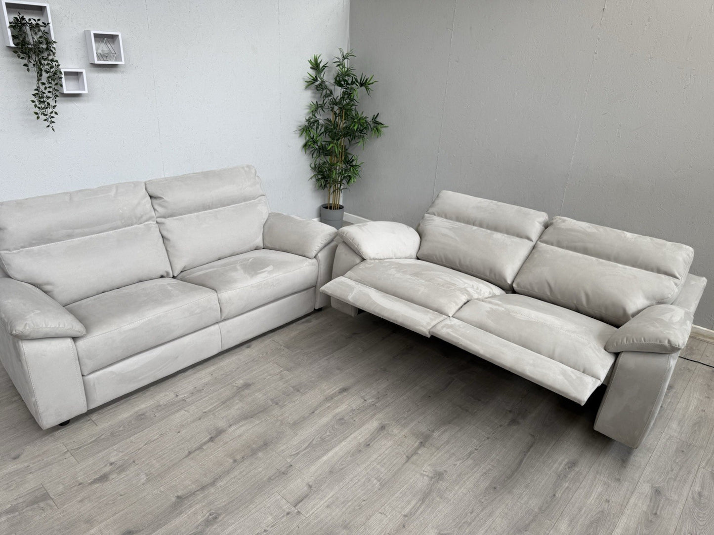F. Village Nicoletti PEPINO 2 x 3 Seater Fabric Sofas Power Recliner - RRP £4810