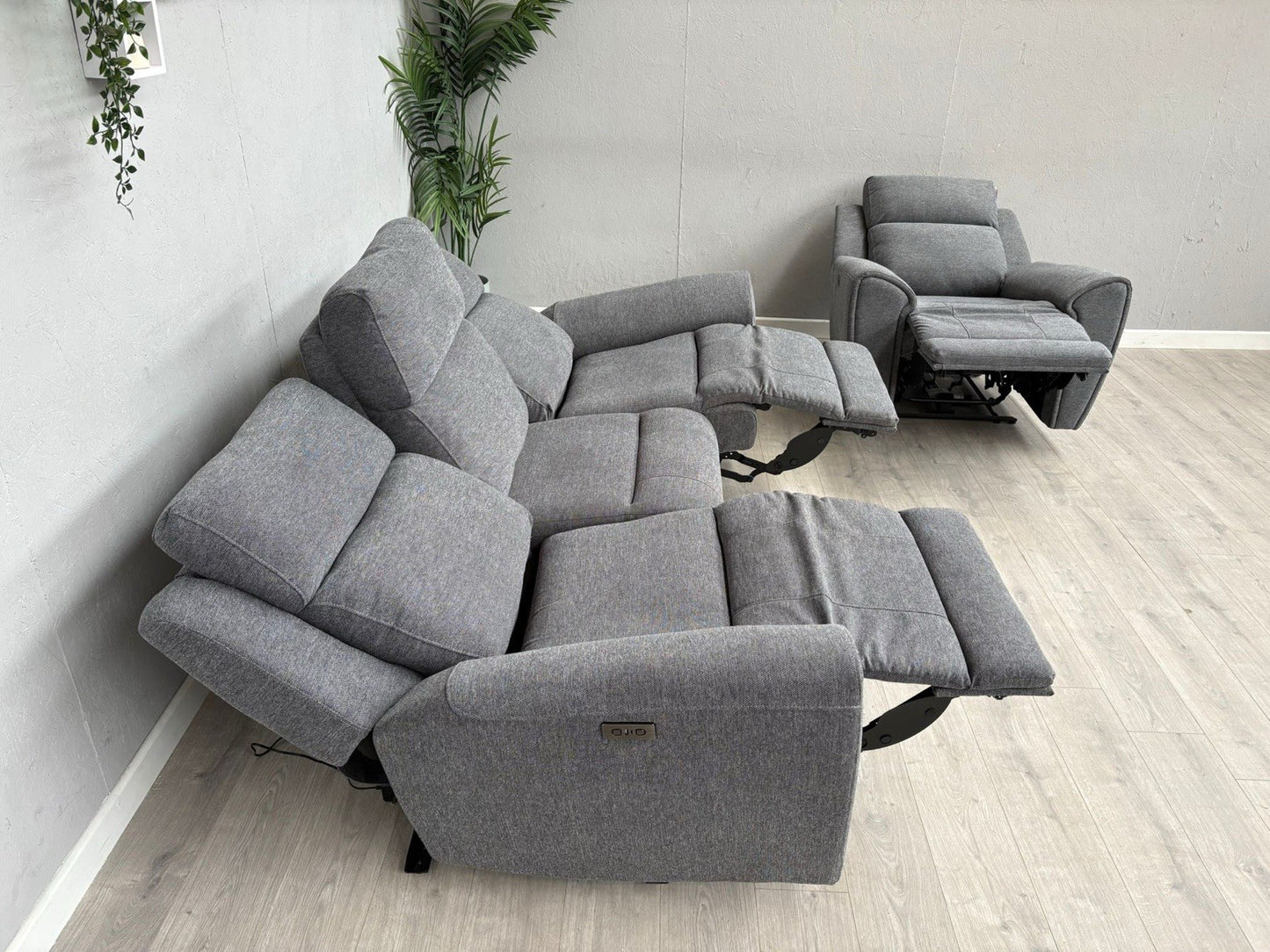 DFS Gilford 3 Seater Sofa + Armchair Power Recliner Sofa Set - RRP £1,748