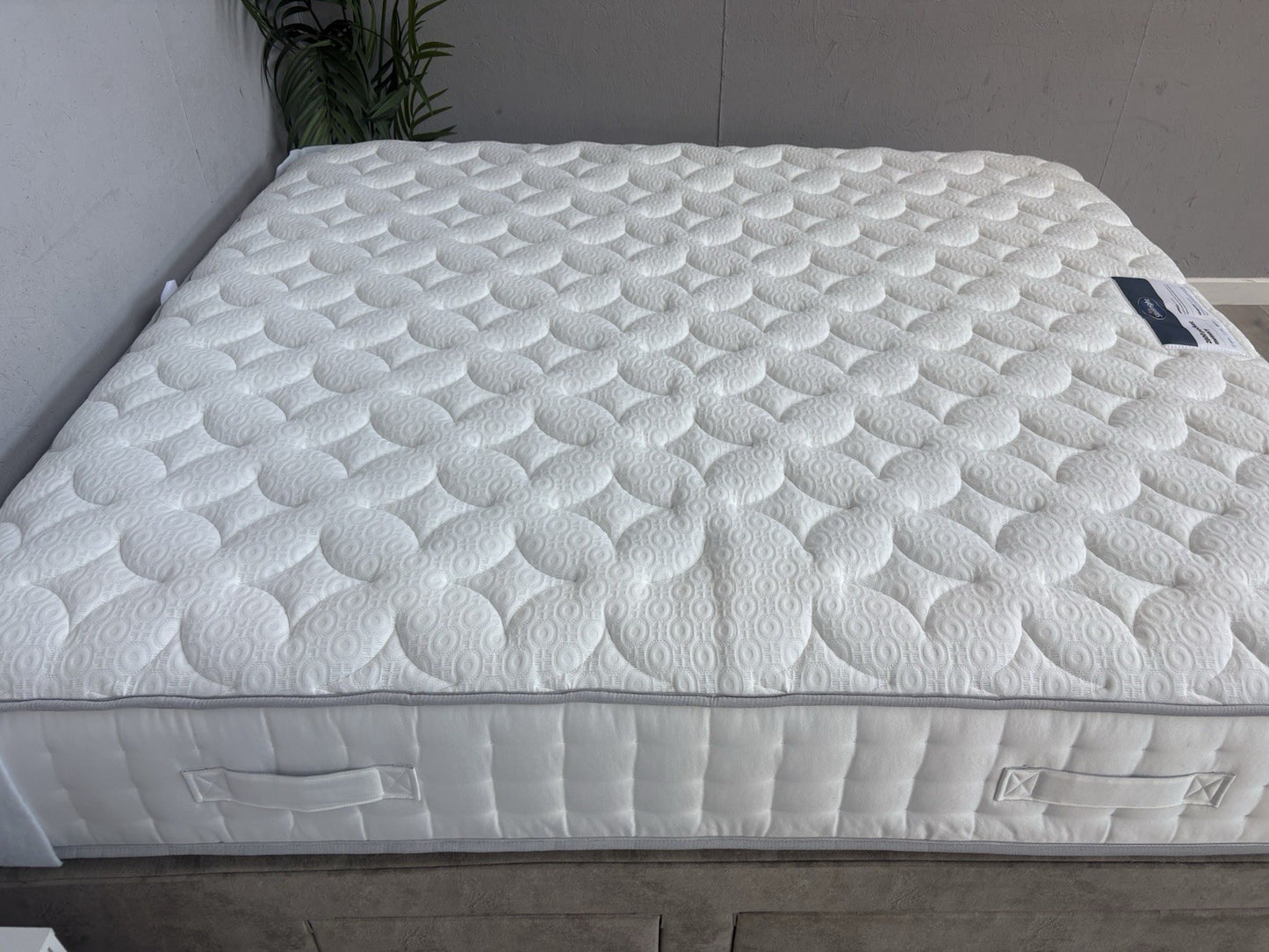 Silentnight 2800 Pocket Memory 6ft Superking Mattress - RRP £1,099