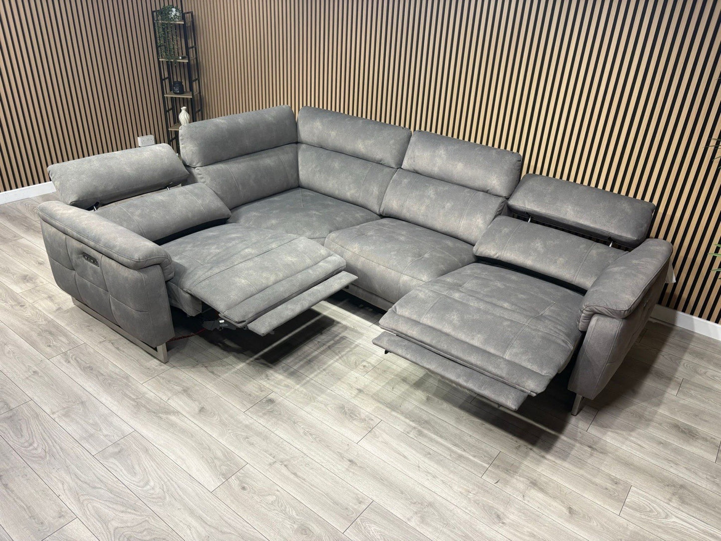 Furniture Village MOET Fabric 2 Corner 2 Power Recliner Sofa RRP £3295