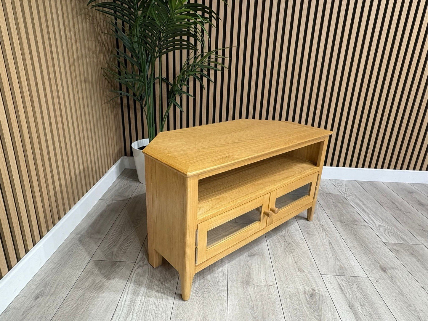 Next Sample - Saxon Corner TV Unit - RRP: £399