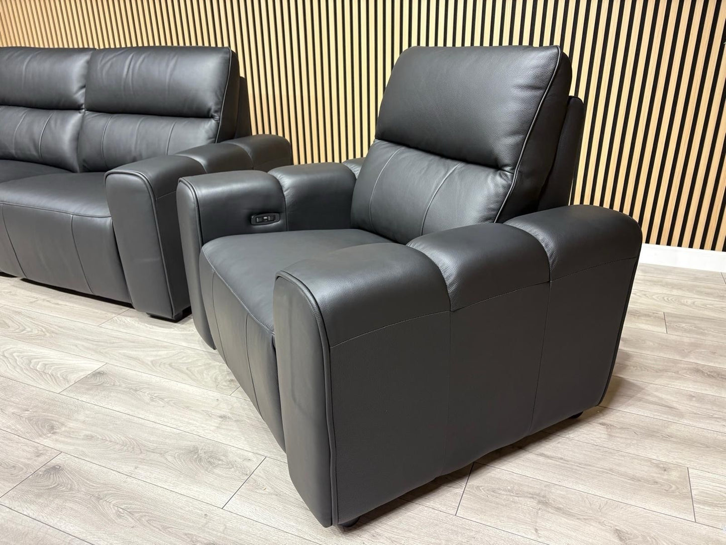Bellagio Leather 3 Seater + Armchair Sofa Set, Power Recliners RRP: £3440