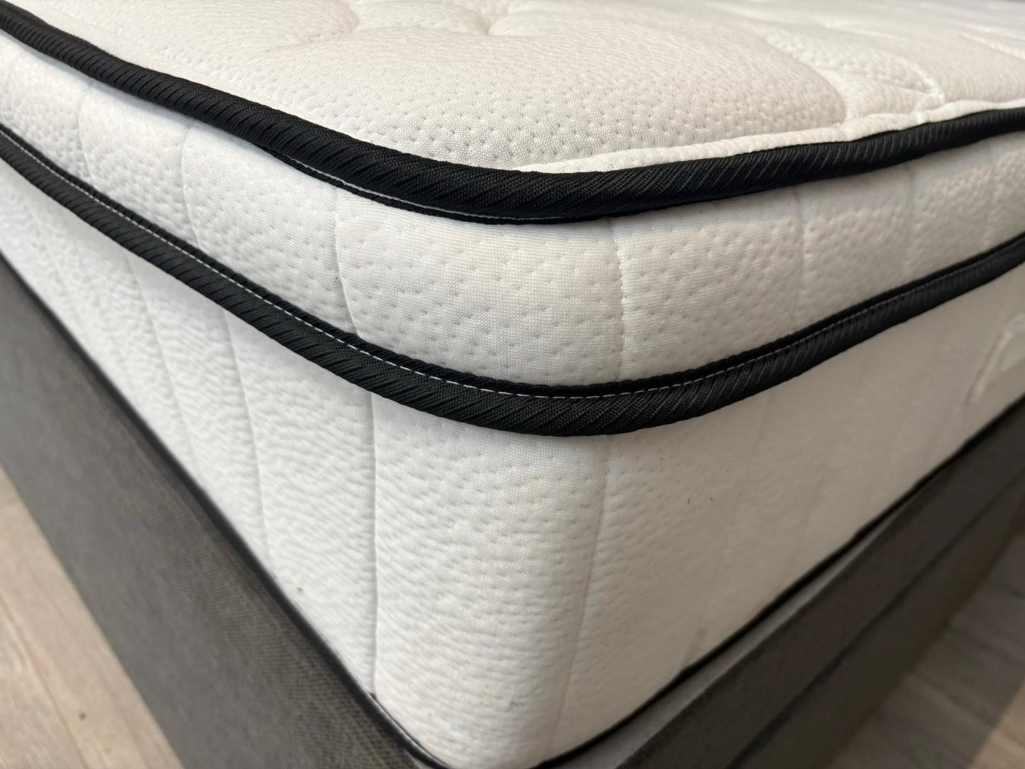 IGEL Nanotech 3000i 5ft Kingsize Mattress, Medium - RRP £1,749