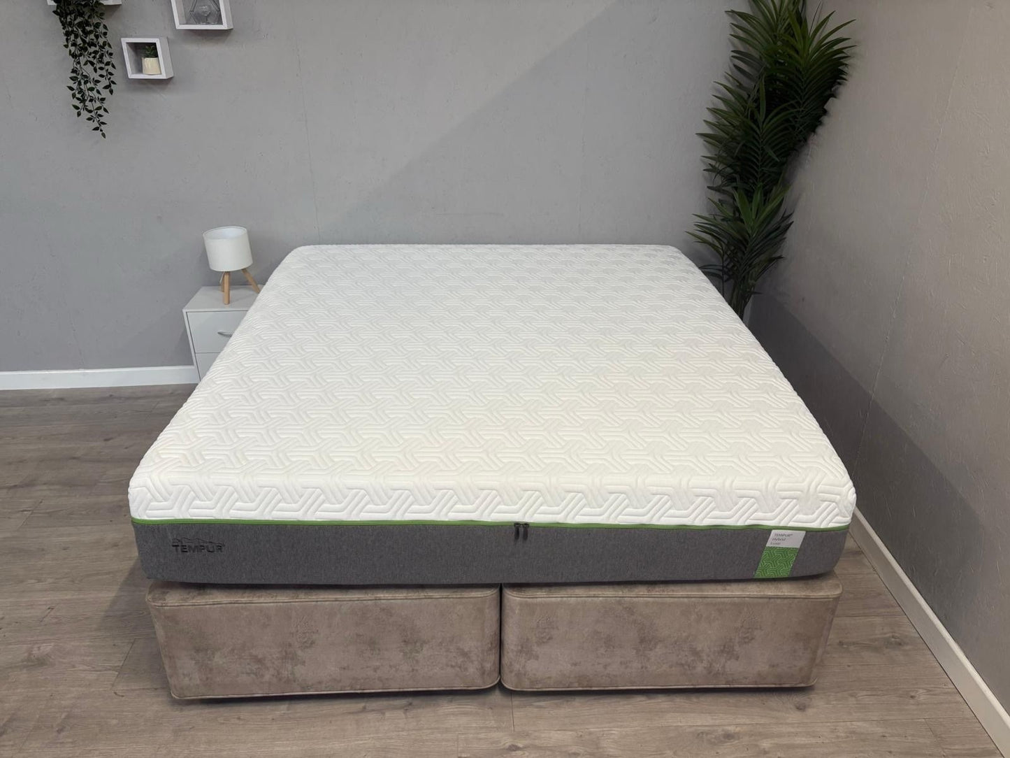 Tempur HYBRID ELITE LUXE 6ft Superking Mattress, Medium - RRP £2,599