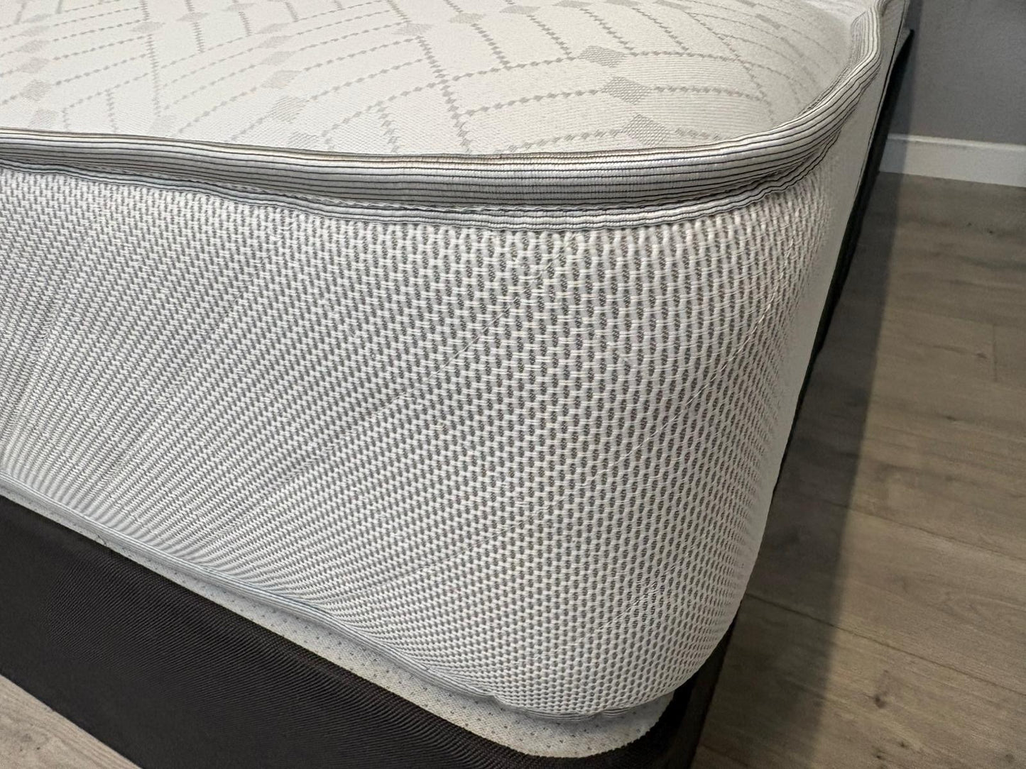 Sealy ORTHO PLUS Gold Firm 5ft Kingsize Mattress - RRP £689