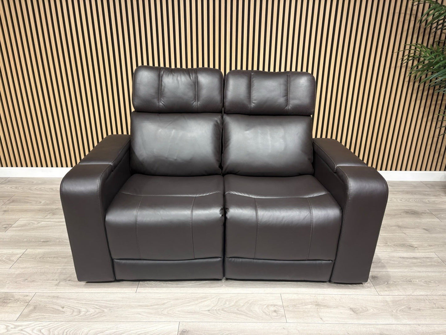 SCS Adstock Leather 2 Seater Power Recliner Sofa RRP £2699 (Read Description)