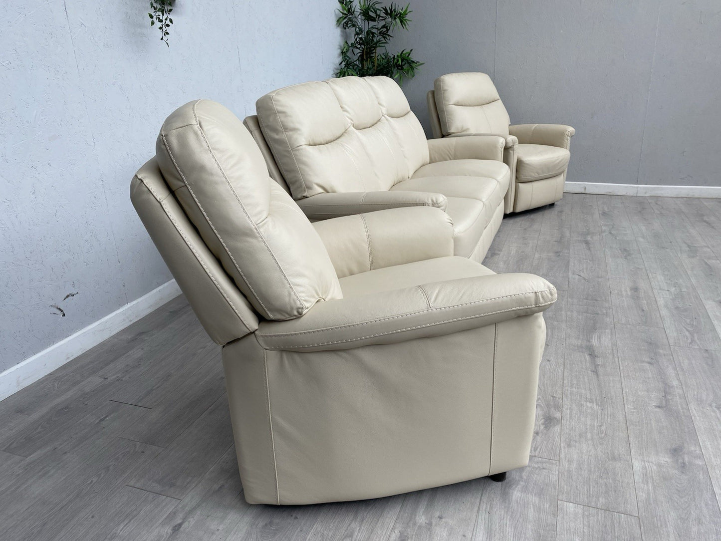 Furniture Village LILLE Leather Compact 3 Seat Sofa + 2 x Armchairs - RRP £3,185