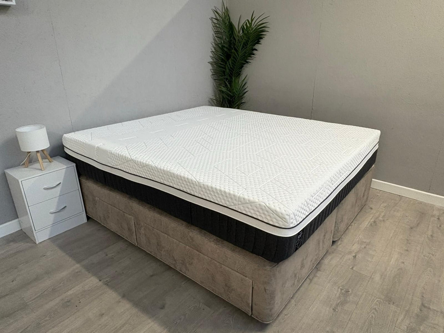 EMMA - Diamond Deluxe Hybrid 6ft Superking Mattress - RRP £2,399