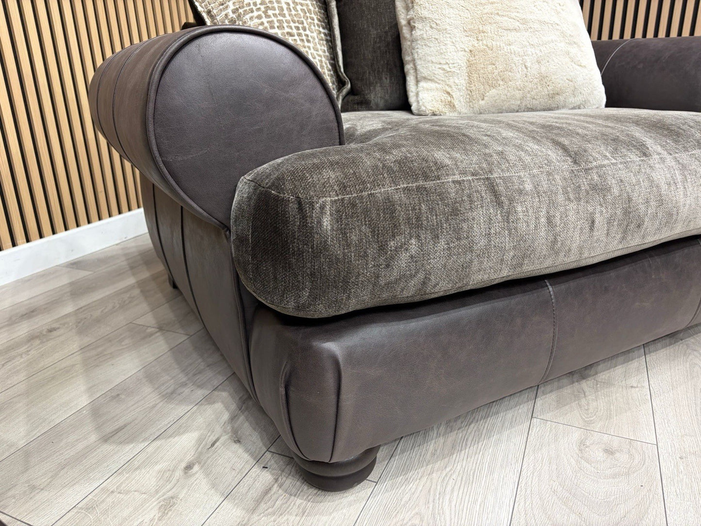 Viscount Fabric 3 Seater Sofa + Love Chair Set - RRP £3898 (PRE ORDER 6-8 WEEKS)
