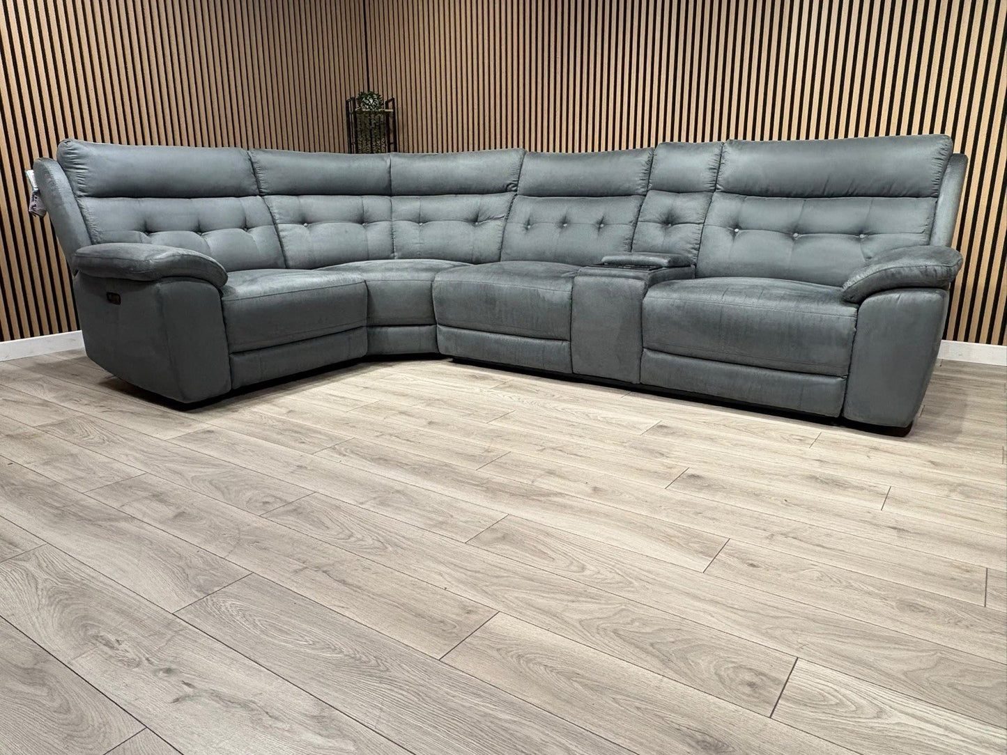 SCS Belford 1 Corner 3 Power Recliner Sofa with Media Console - RRP £2599