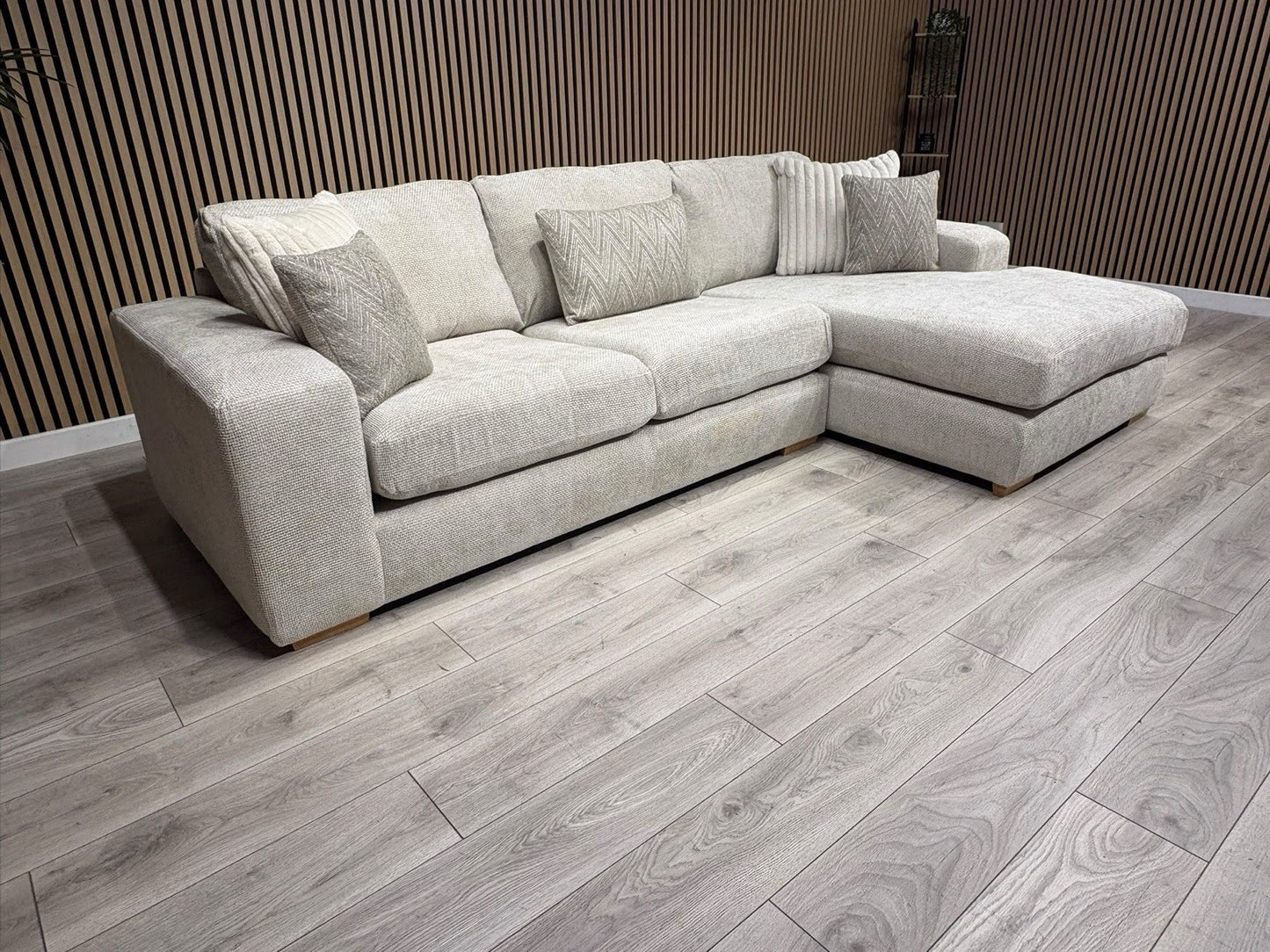 DFS Sample Pandora RHF Large 3 Seater Chaise Sofa - RRP: £3295