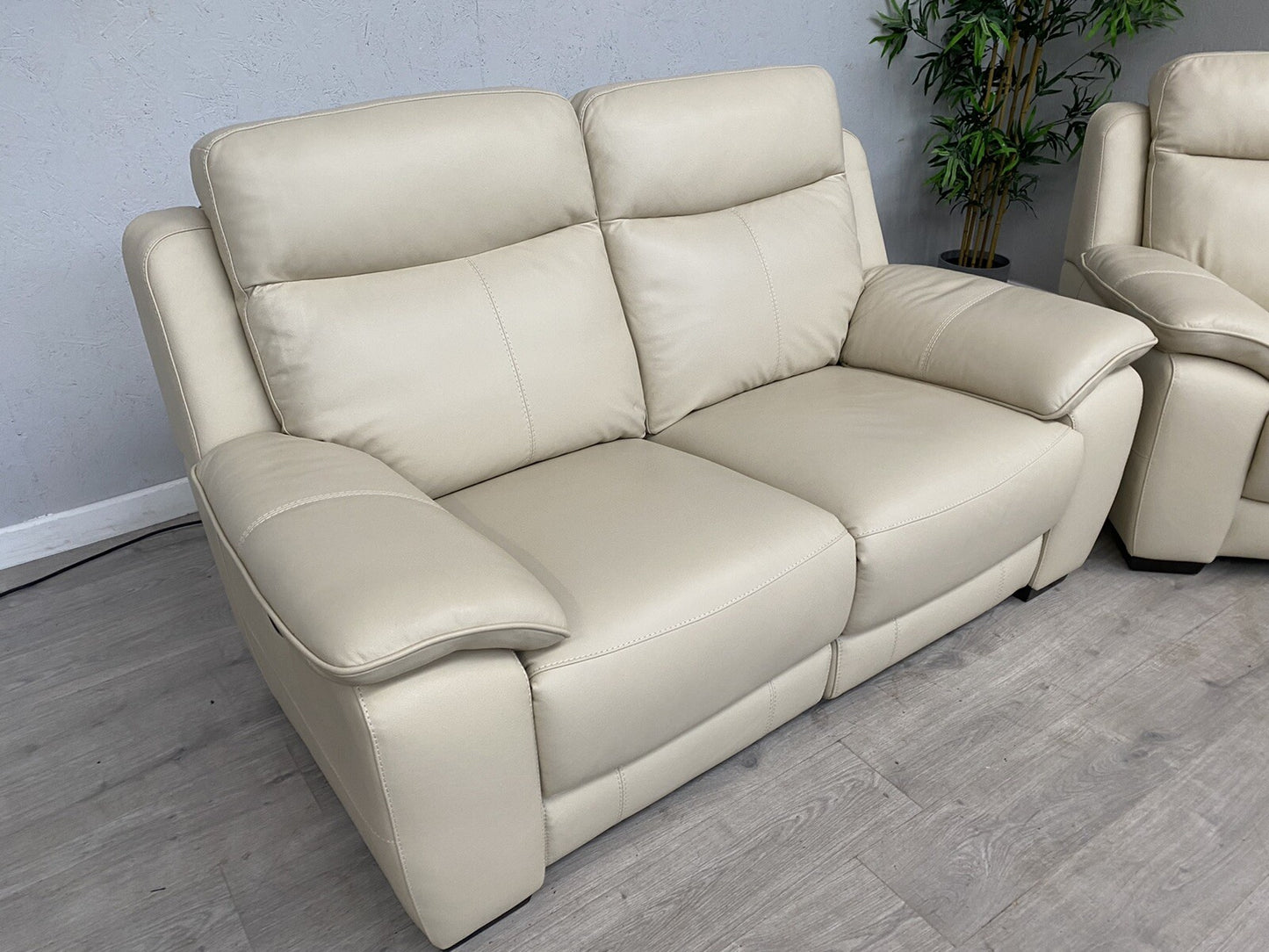 F. Village STARLIGHT EXPRESS Leather 2 Seater Power Recliner Sofa + Armchair