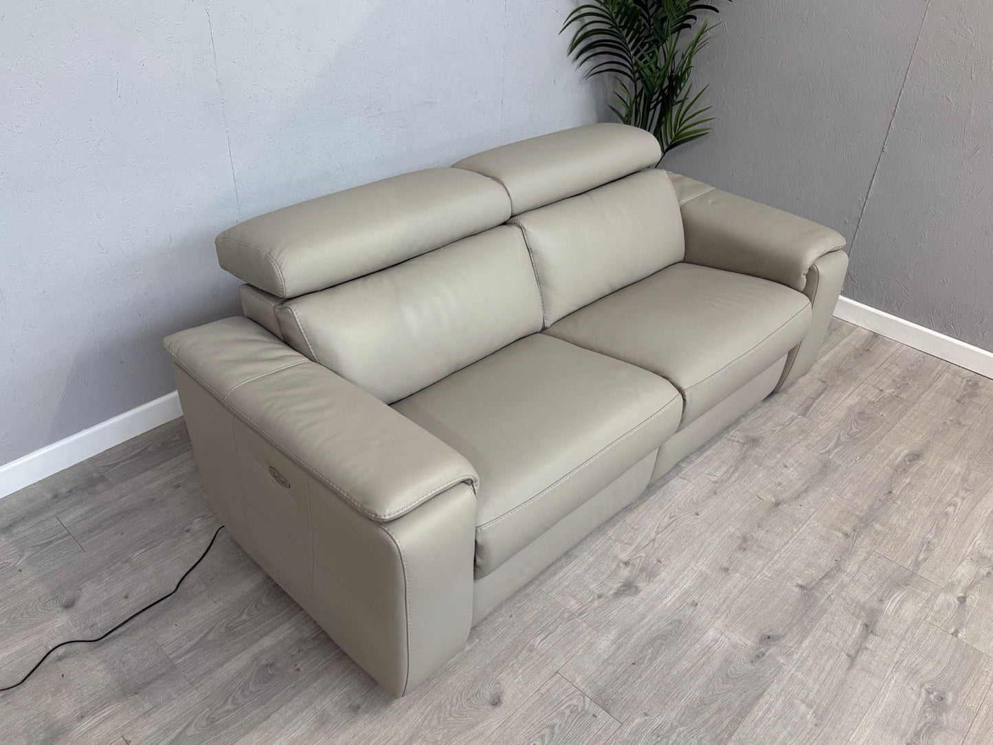 F. Village - Nicoletti DAVIDE Leather 3 Seater Power Recliner - RRP £2845