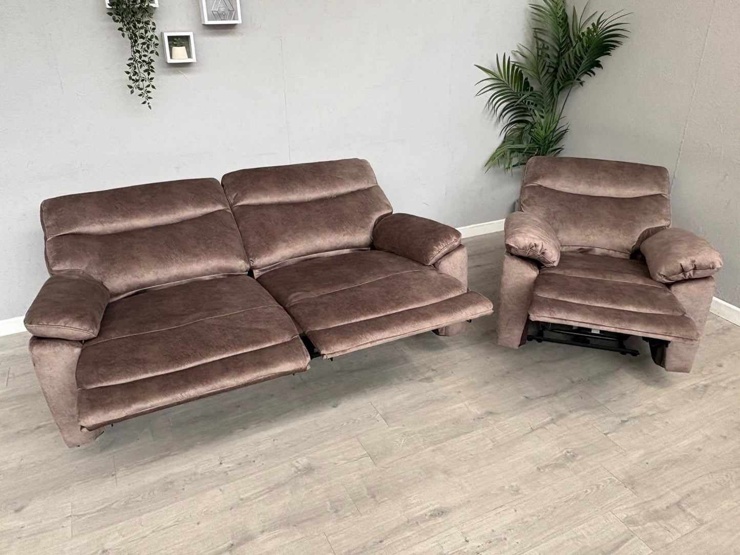 DFS - FAXON Fabric 3 Seater Sofa + Armchair, Power Recliner Sofa Set - RRP £1548