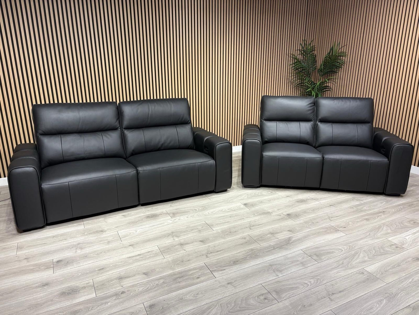 DFS Bellagio Leather 3 Seater + 2 Seater Sofa Set, Power Recliners RRP: £3840