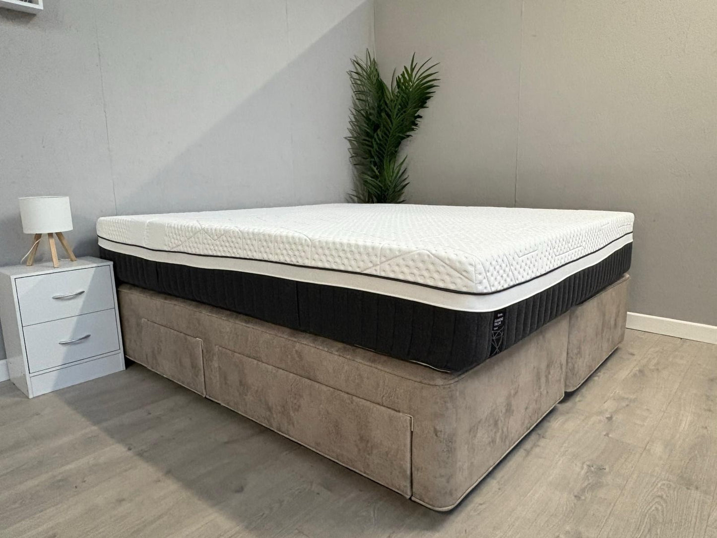 EMMA - Diamond Deluxe Hybrid 6ft Superking Mattress - RRP £2,399