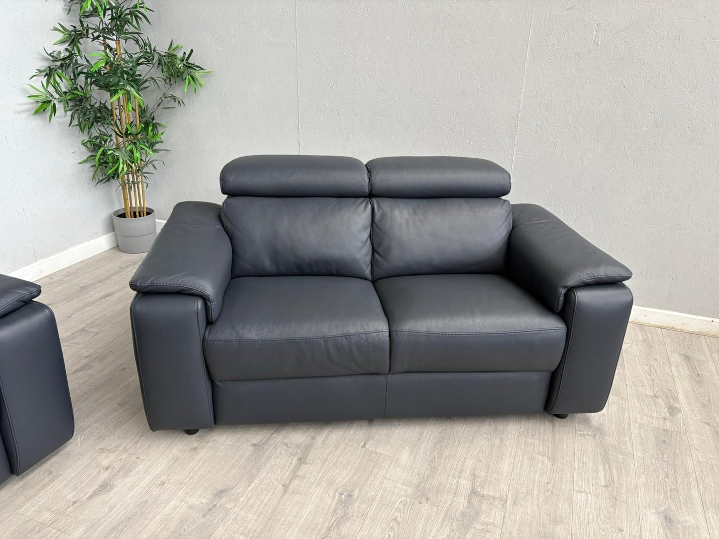 F. Village Nicoletti DAVIDE Leather 3 + 2 Seater Sofas, Power Recliner RRP £5240