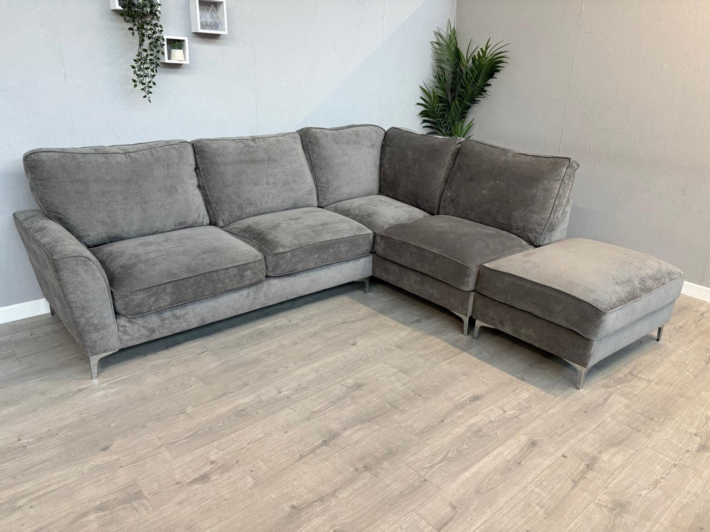 Furniture Village LEGEND RHF Classic Back Fabric Chaise Corner Sofa - RRP £1895