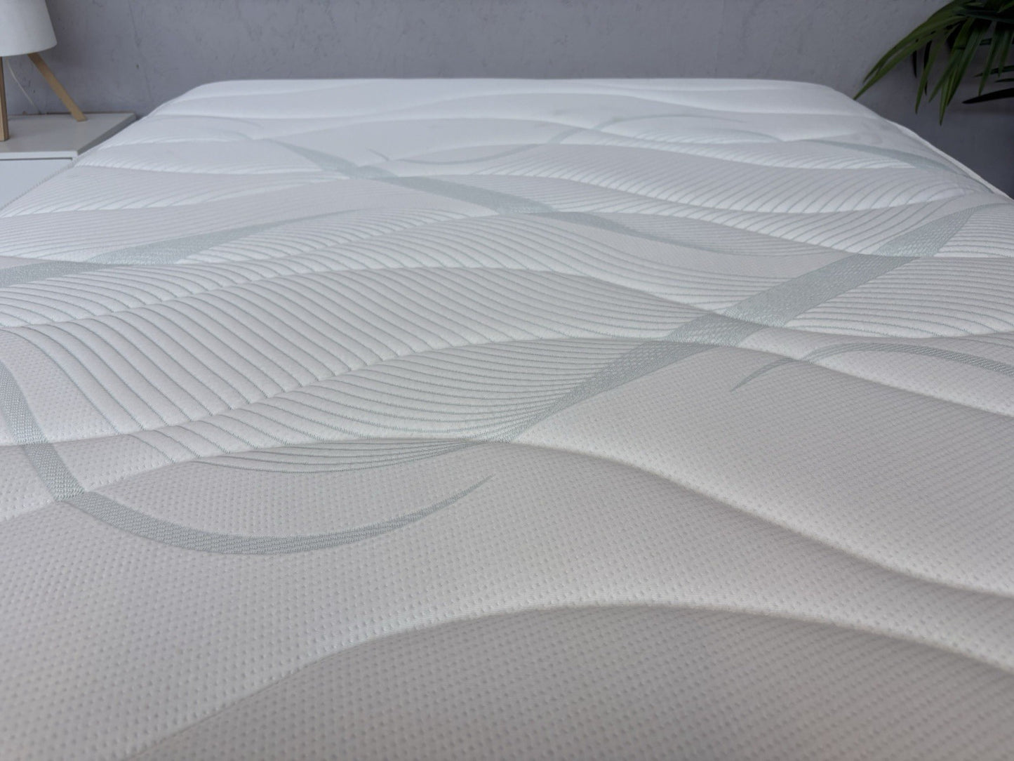 Slumberland AIR 2 Memory 4ft 6 Double Mattress, Firm - RRP £599