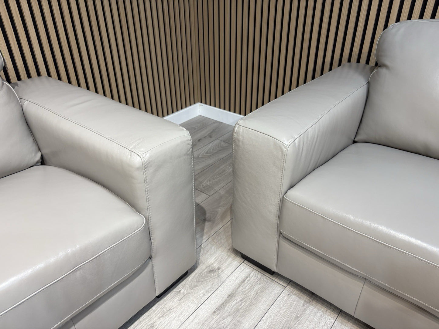 DFS - COHEN Style 3 Seater + 2 Seater Leather Sofa Set - RRP £2,398