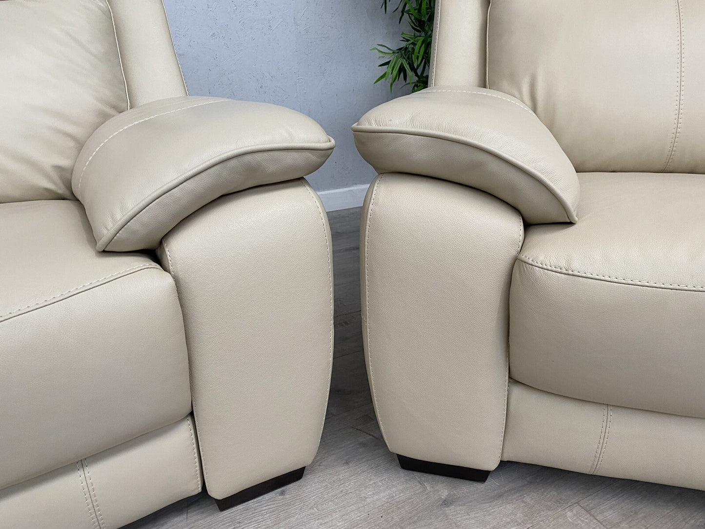 F. Village STARLIGHT EXPRESS Leather 2 Seater Power Recliner Sofa + Armchair
