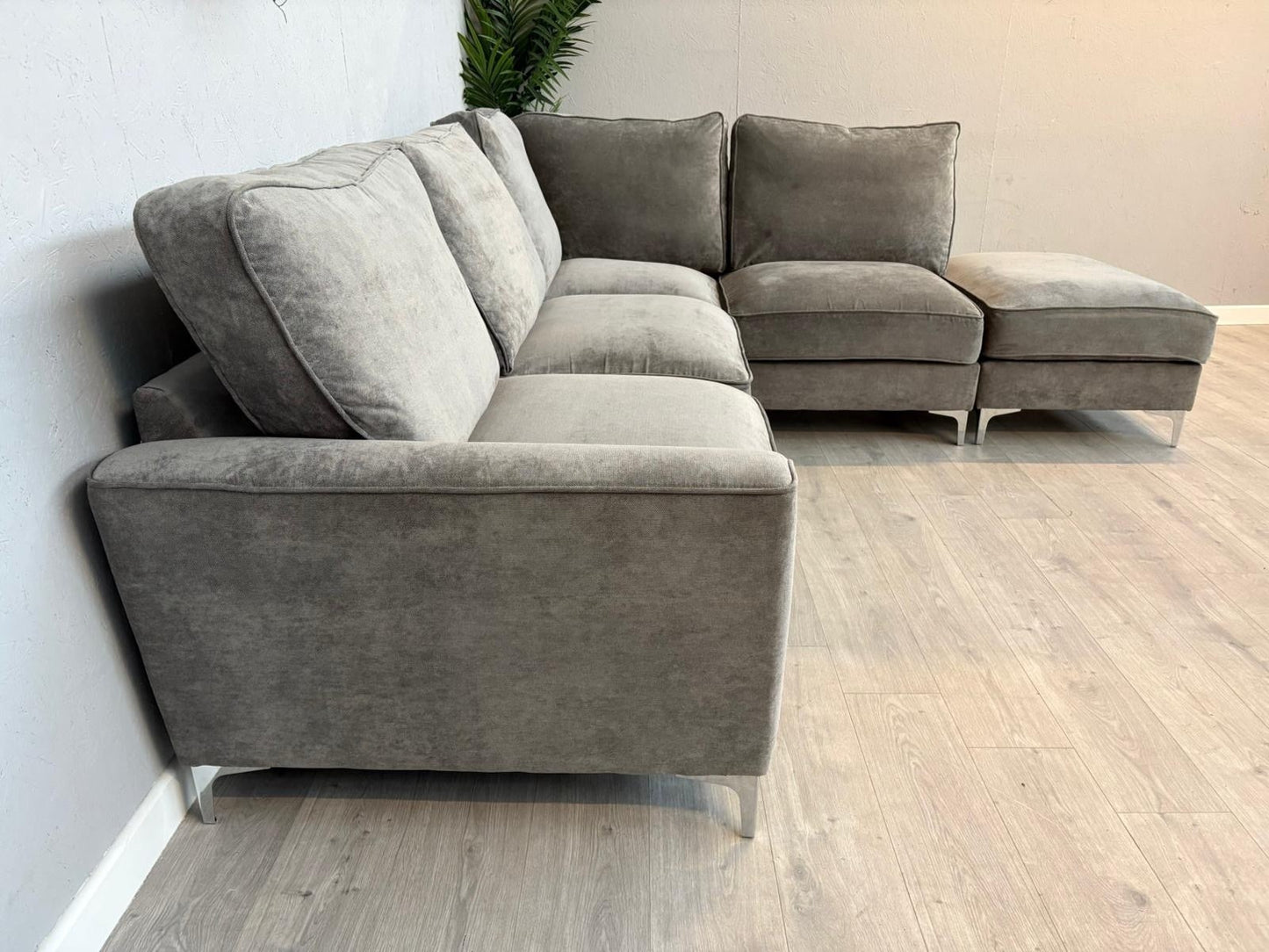 Furniture Village LEGEND RHF Classic Back Fabric Chaise Corner Sofa - RRP £1895