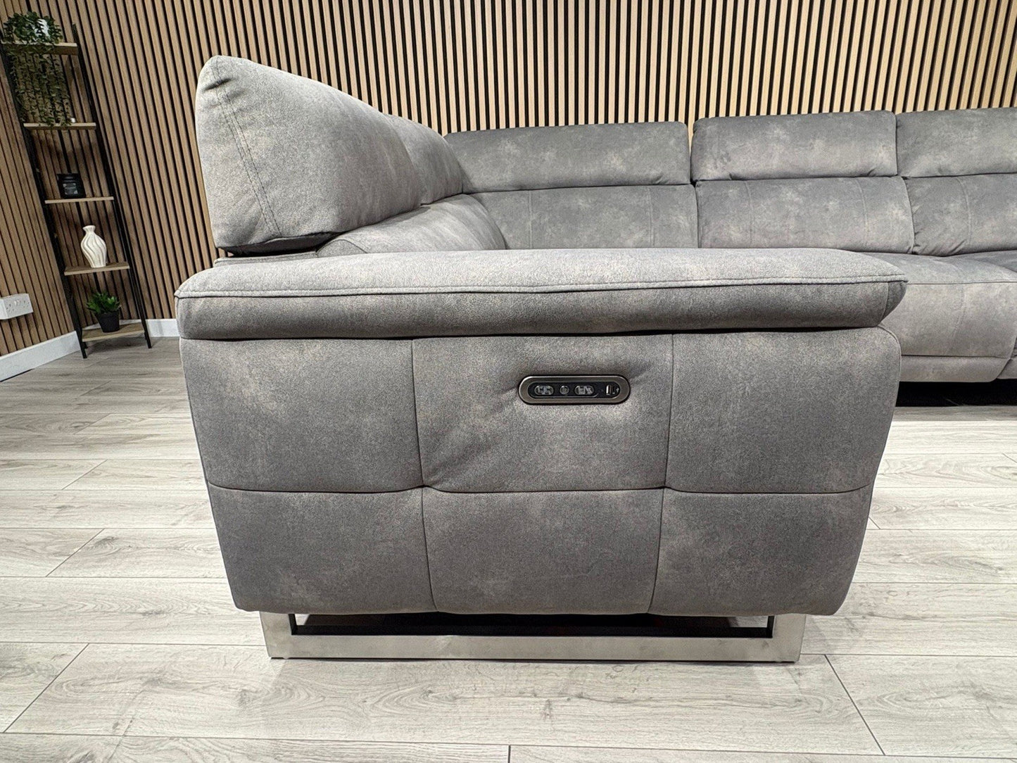 Furniture Village MOET Fabric 2 Corner 2 Power Recliner Sofa RRP £3295