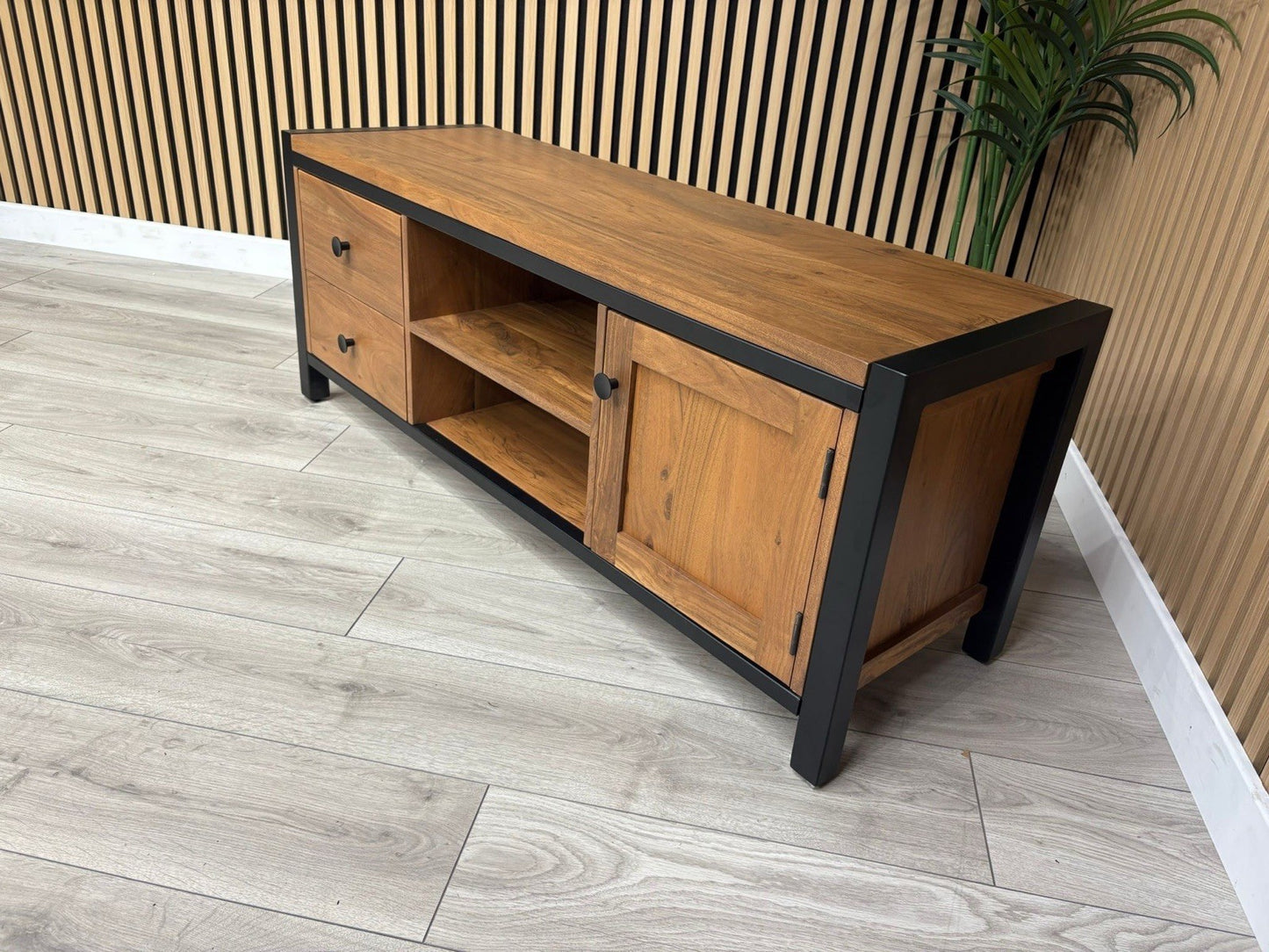 NEXT Sample - New Bronx Wide TV Unit - RRP: £475