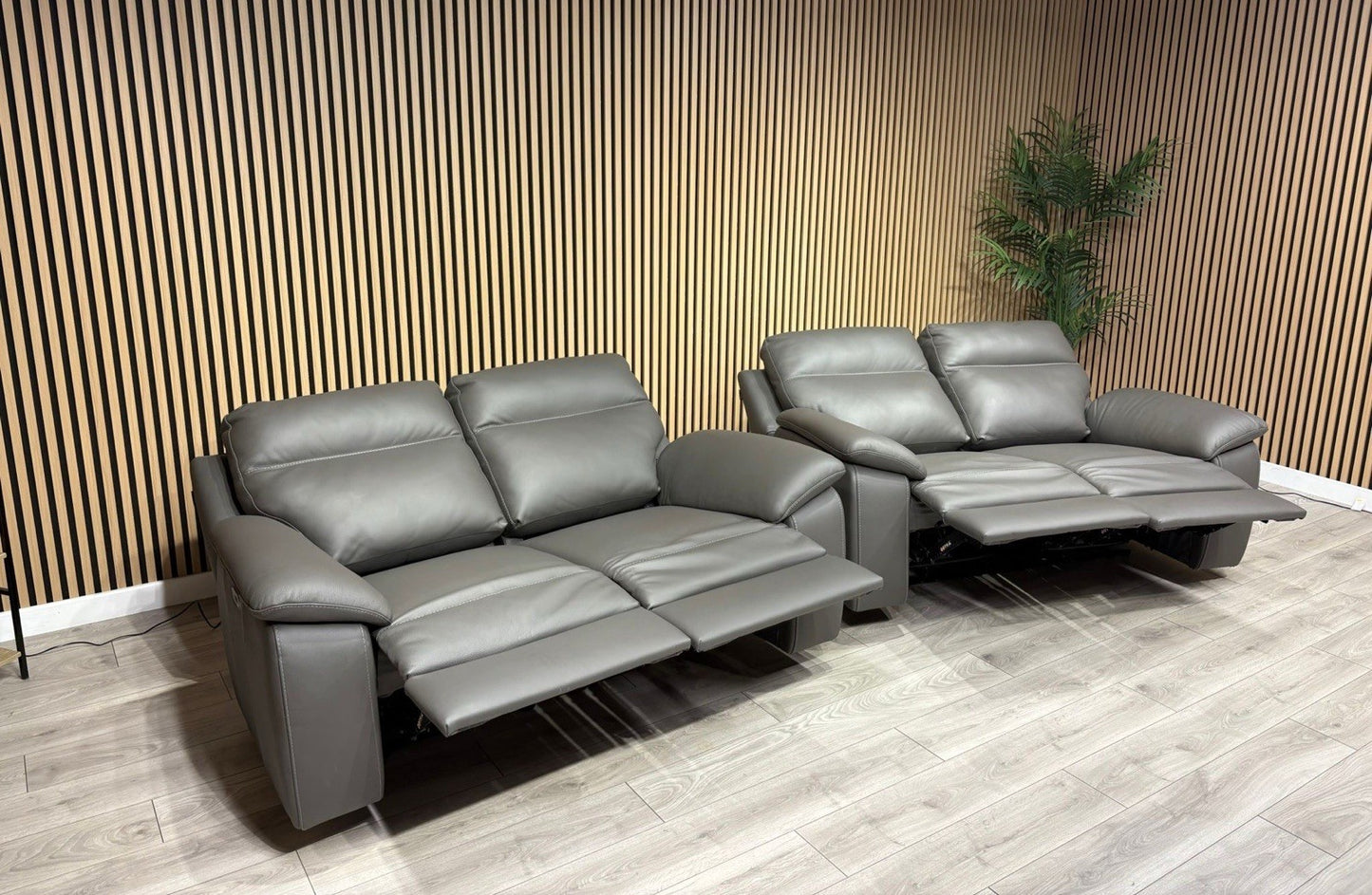 F. Village Nicoletti PEPINO Leather 2 x 2 Seater Recliner Sofa Set - RRP £4,990