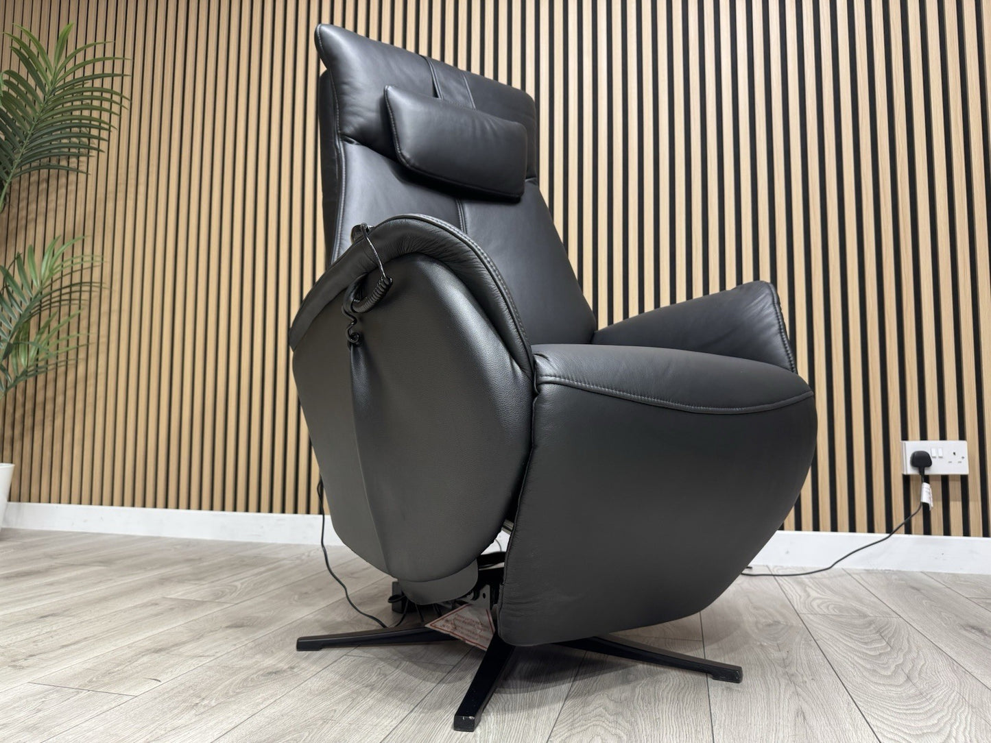 DFS Luxford Express Power Swivel Rise and Recliner Chair - RRP £1299
