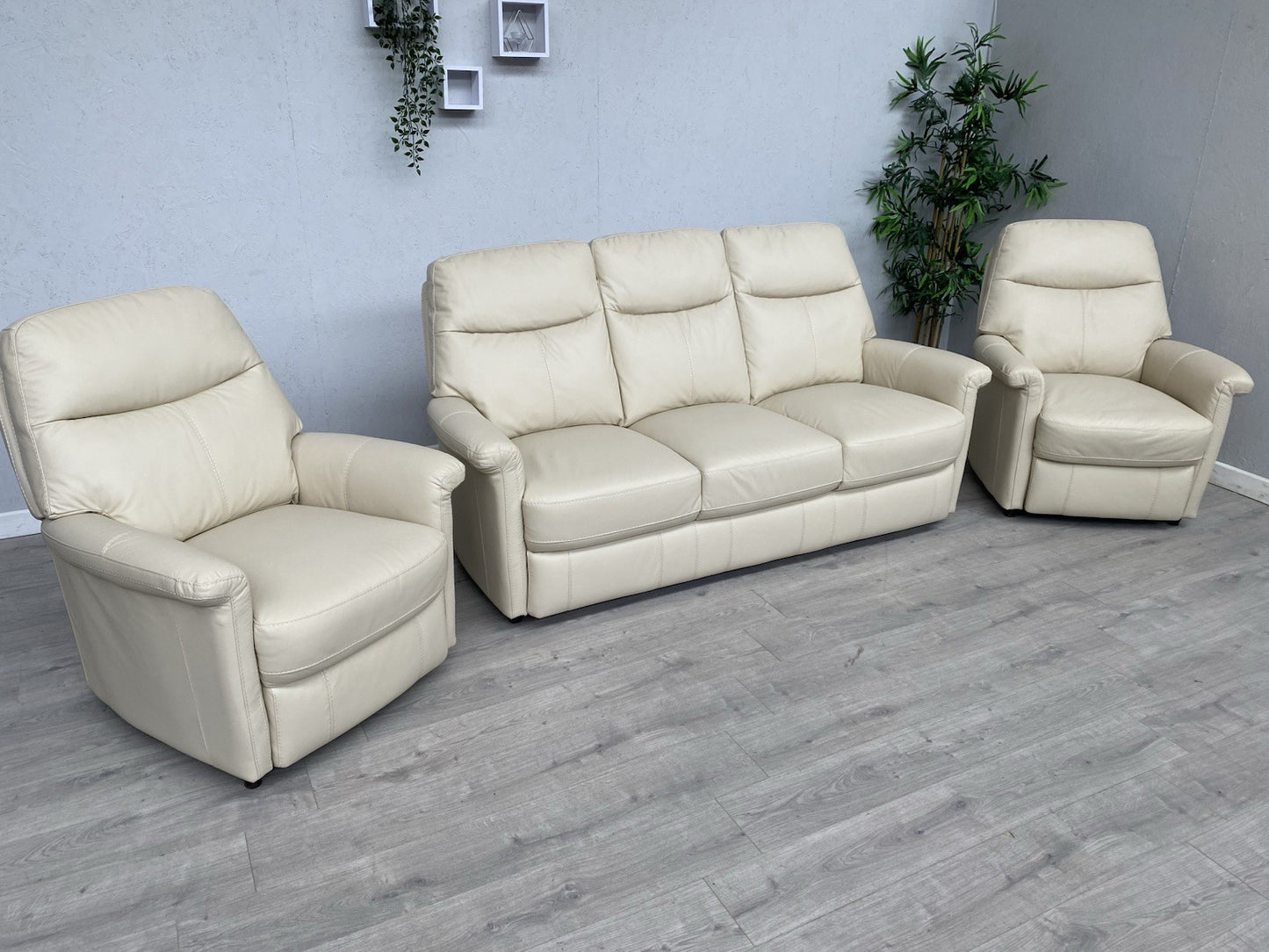 Furniture Village LILLE Leather Compact 3 Seat Sofa + 2 x Armchairs - RRP £3,185