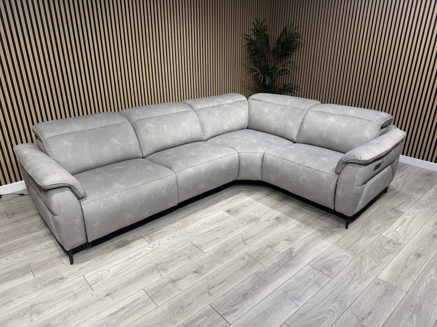 Furniture Village EZRA Style Fabric RHF Corner Sofa Power Recliners - RRP £3295