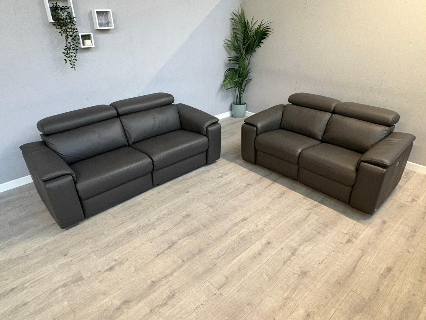 F.V. - Nicoletti DAVIDE Leather 3 + 2 Seater Power Recliner Sofas - RRP £5,440