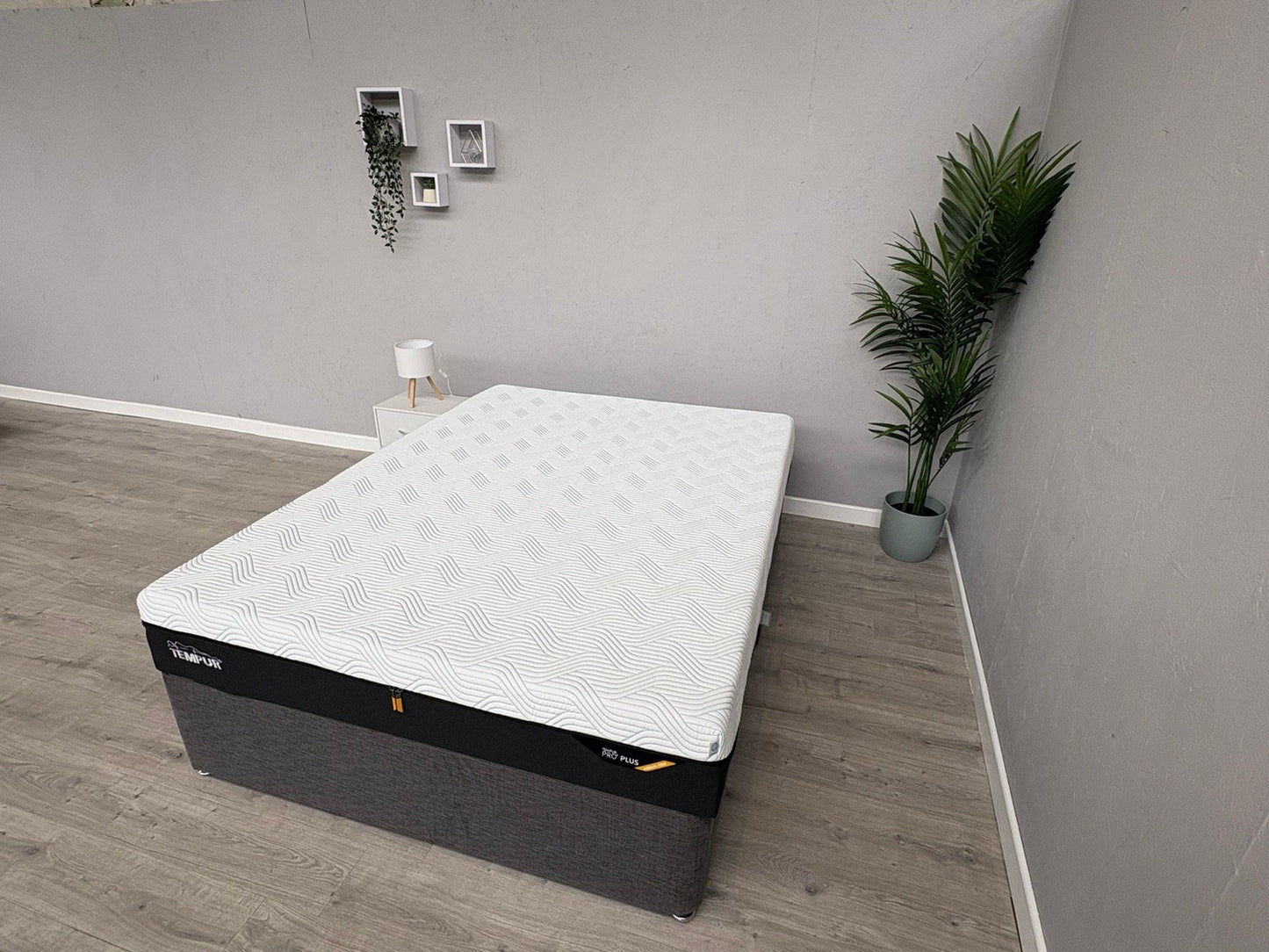 Tempur PRO PLUS Smart Cool 5ft Kingsize Mattress, Medium / Firm - RRP £2,499